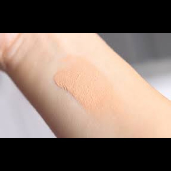 MAC EXTRA LIGHT RARE Lightful C Tinted Cream NWT - Picture 3 of 6